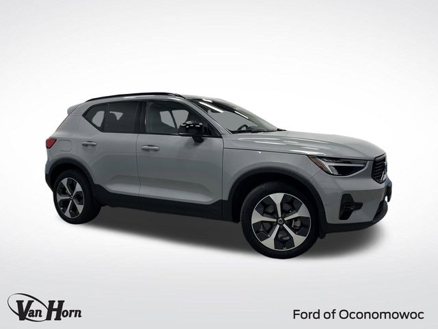 2024 Volvo XC40 Plus