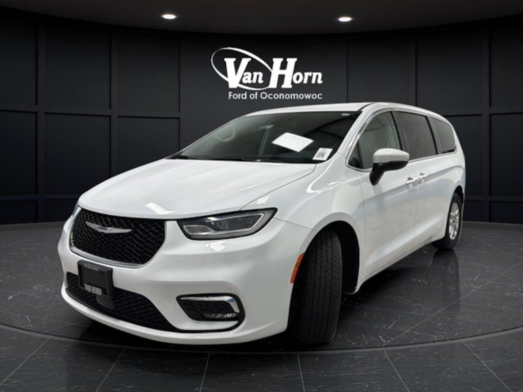 Used 2023 Chrysler Pacifica Touring L Minivan/Van
