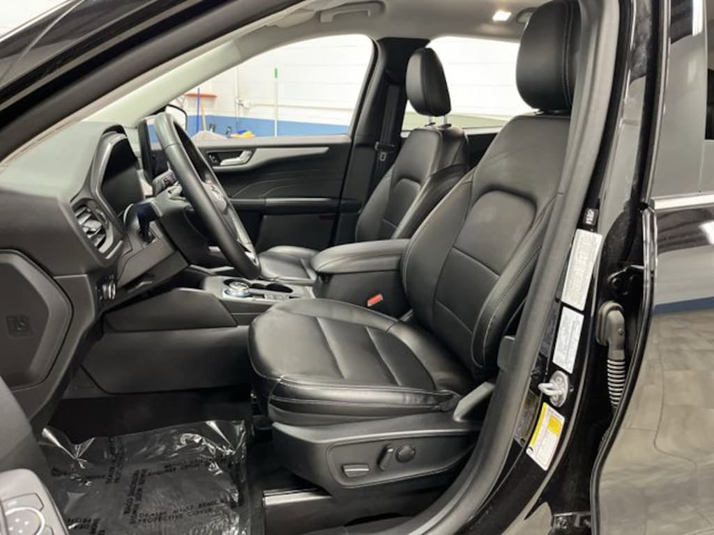 Used 2025 Ford Escape Platinum SUV