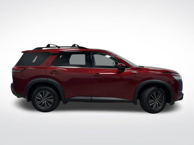 2022 Nissan Pathfinder SV photo 2