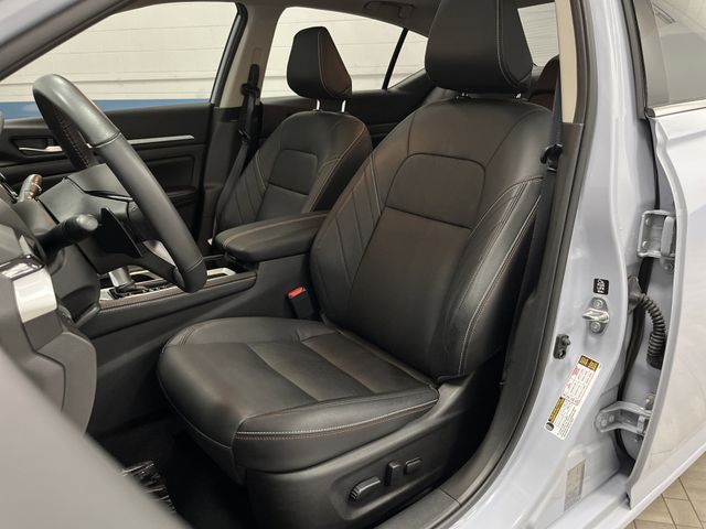 2024 Nissan Altima SR photo 4
