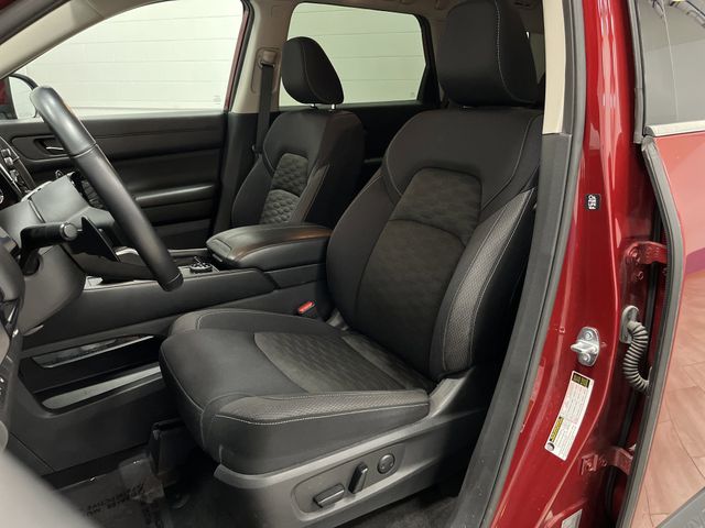 2022 Nissan Pathfinder SV photo 4