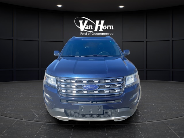 Used 2017 Ford Explorer Limited with VIN 1FM5K8F8XHGB18616 for sale in Oconomowoc, WI