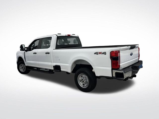 2023 Ford F-350 photo 3