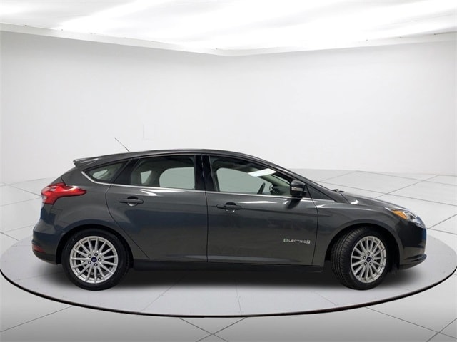 Used 2018 Ford Focus Electric with VIN 1FADP3R42JL282944 for sale in Oconomowoc, WI