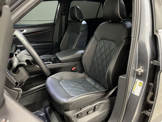 2024 Volkswagen Atlas Cross Sport SEL Premium R-Line photo 3
