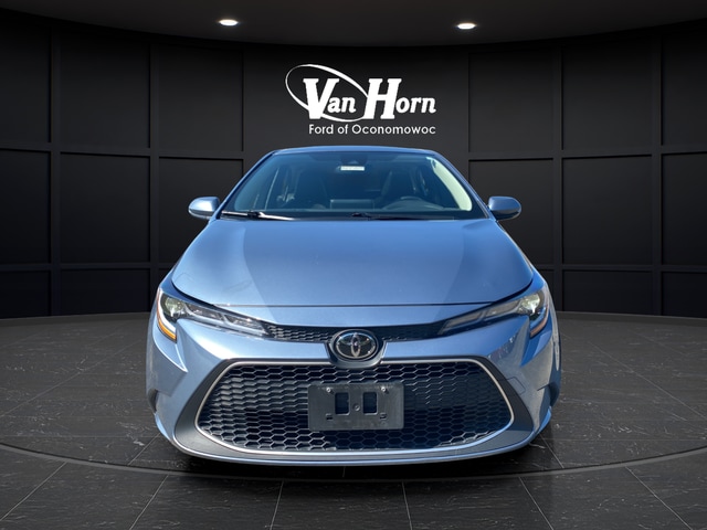 Used 2020 Toyota Corolla XLE with VIN JTDFPRAE4LJ013997 for sale in Oconomowoc, WI