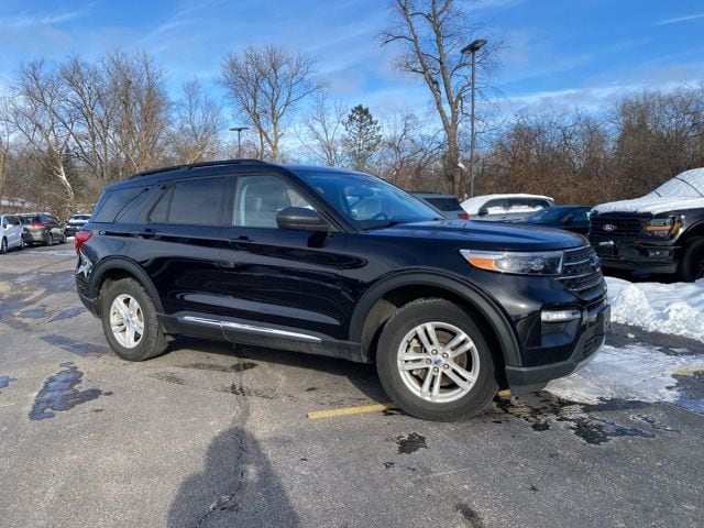 2023 Ford Explorer XLT's photo