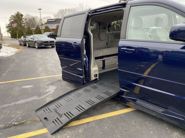 2016 Dodge Grand Caravan SXT's photo