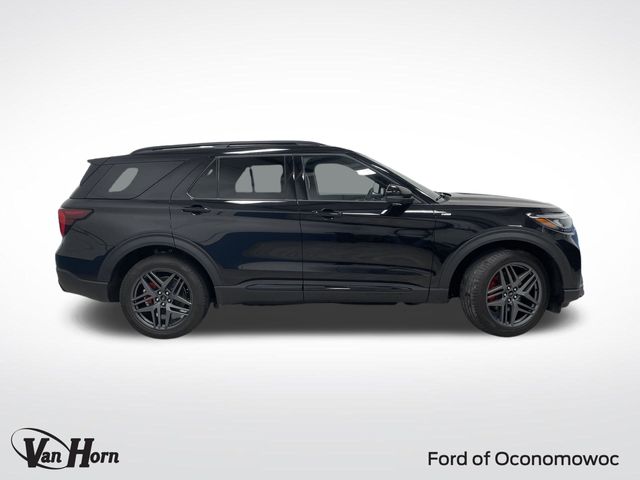 Used 2025 Ford Explorer ST-LINE with VIN 1FMUK8KH7SGA00547 for sale in Oconomowoc, WI