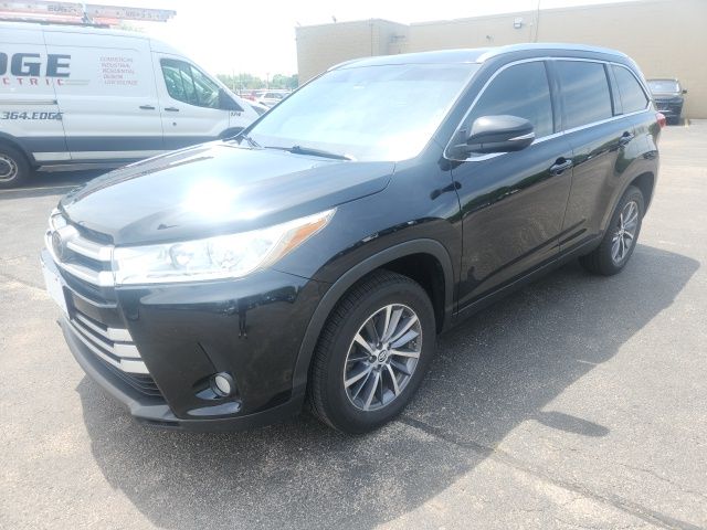 2019 Toyota Highlander XLE 4x2 V6's photo