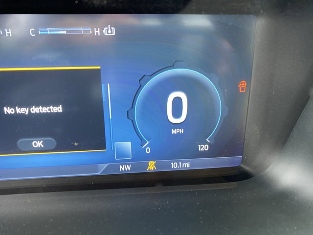 2025 Ford F-150 Lightning Flash - Photo 6