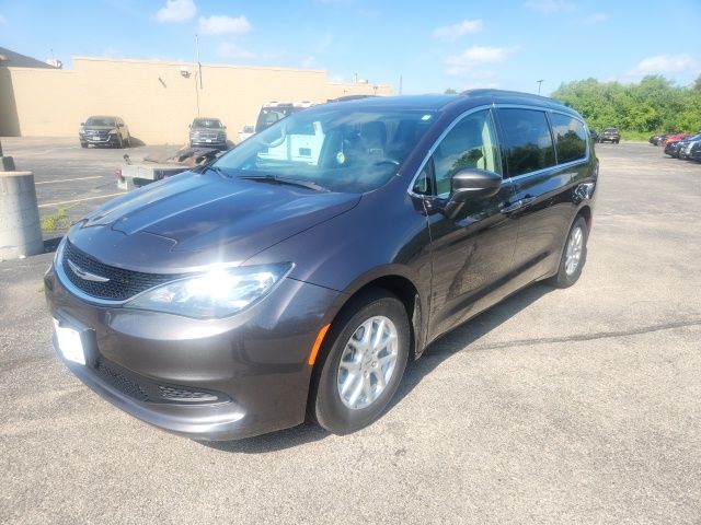 2021 Chrysler Voyager LXI's photo