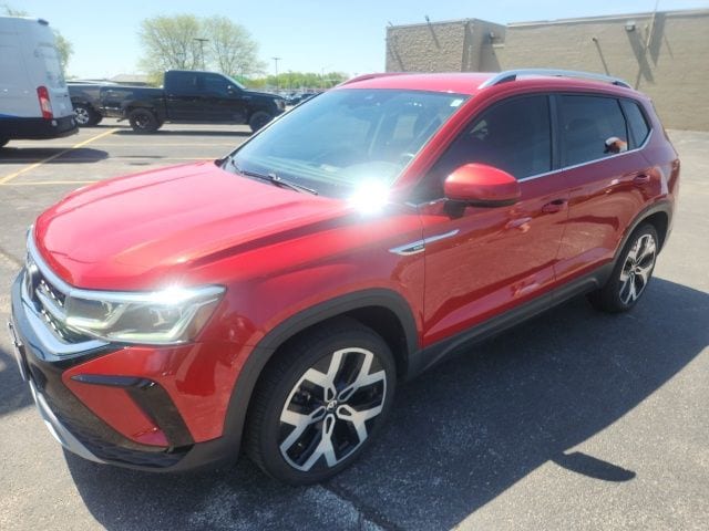 2022 Volkswagen Taos 1.5T SEL 4Motion's photo