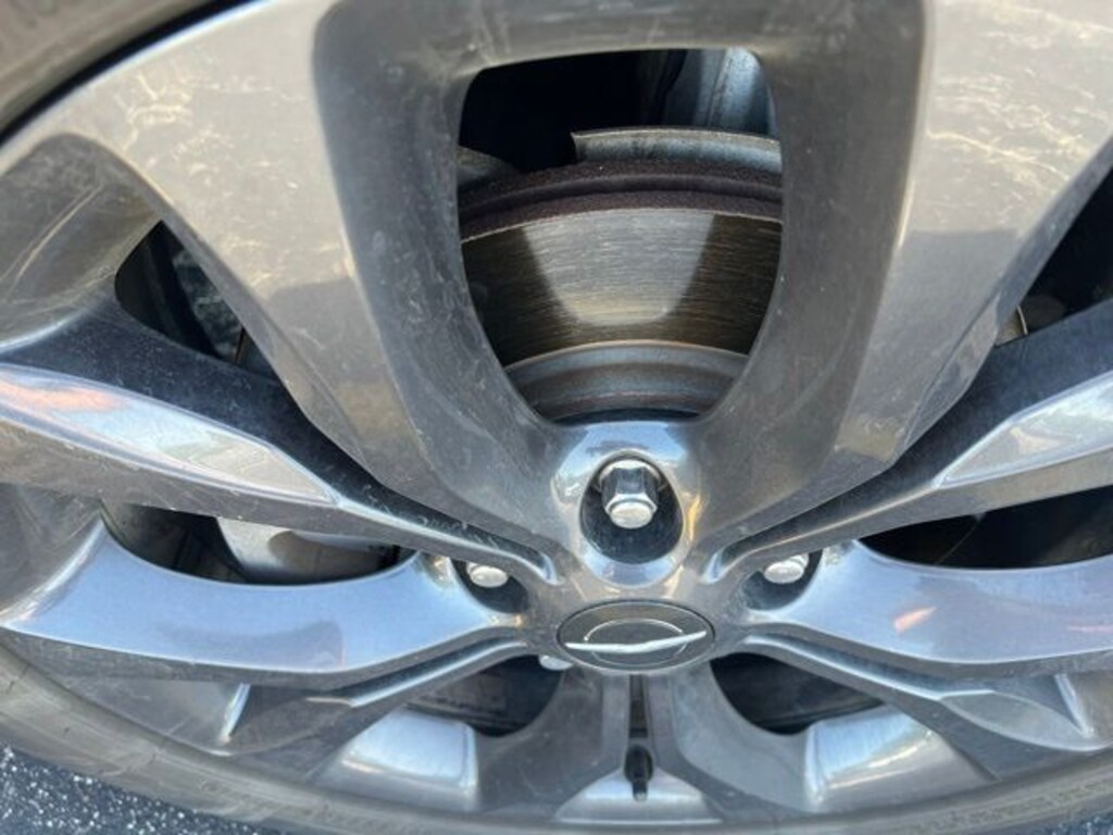 Used 2019 Chrysler Pacifica Limited Minivan/Van