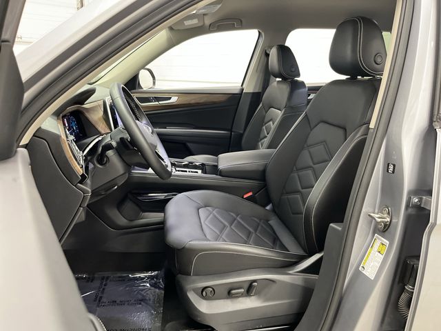 2024 Volkswagen Atlas SE Technology photo 3