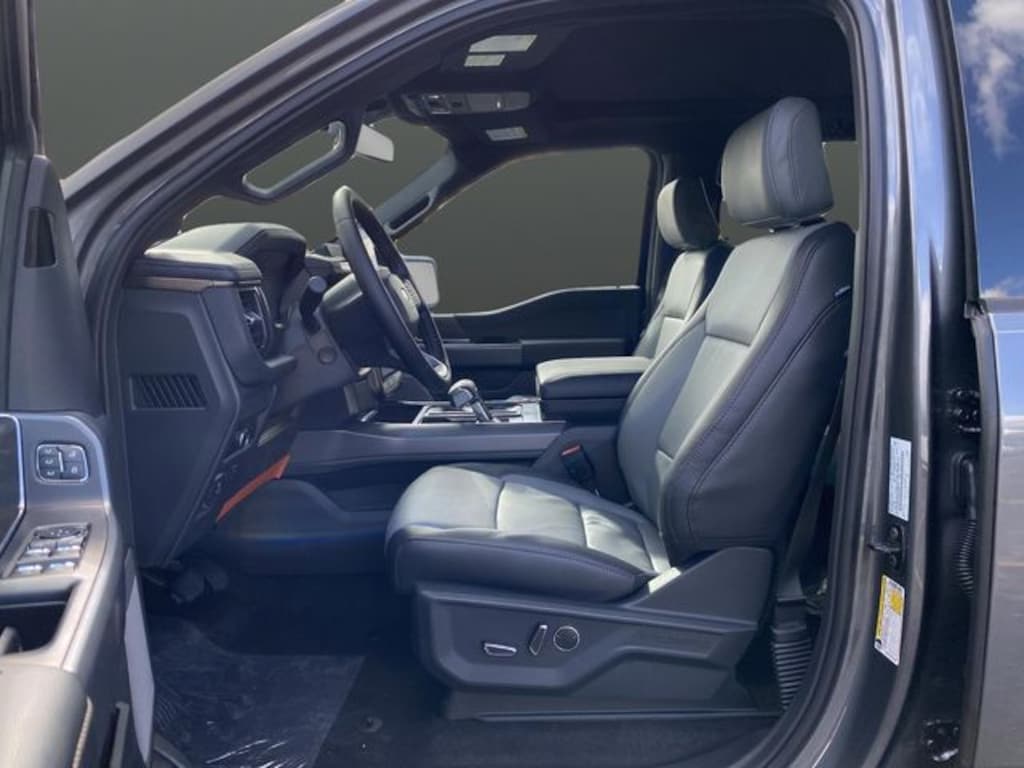 New 2025 Ford F-150 Lightning Lariat Truck