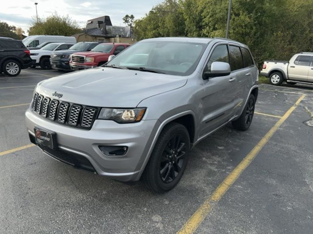 Used 2019 Jeep Grand Cherokee Altitude SUV