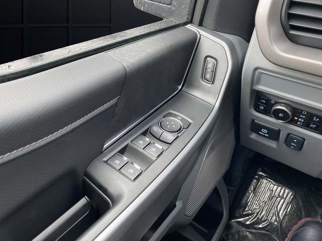 2025 Ford F-150 XLT - Photo 29