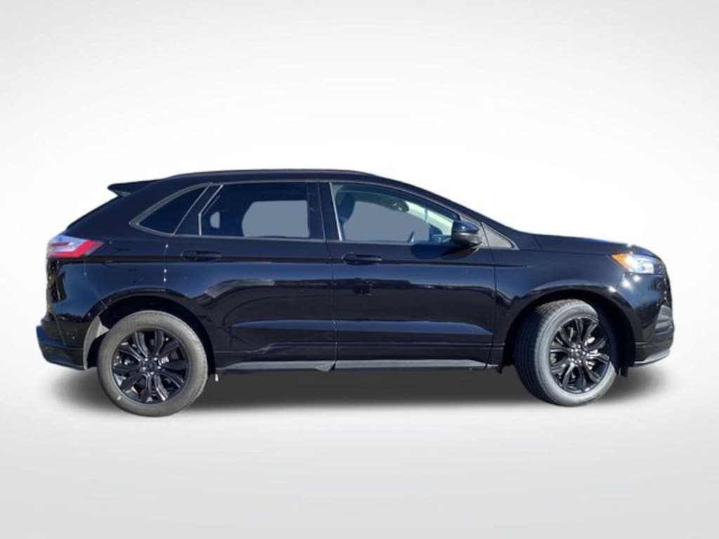 Certified 2022 Ford Edge SE SUV
