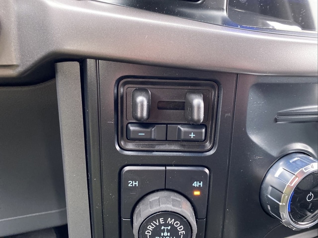 2025 Ford F-150 XLT - Photo 25