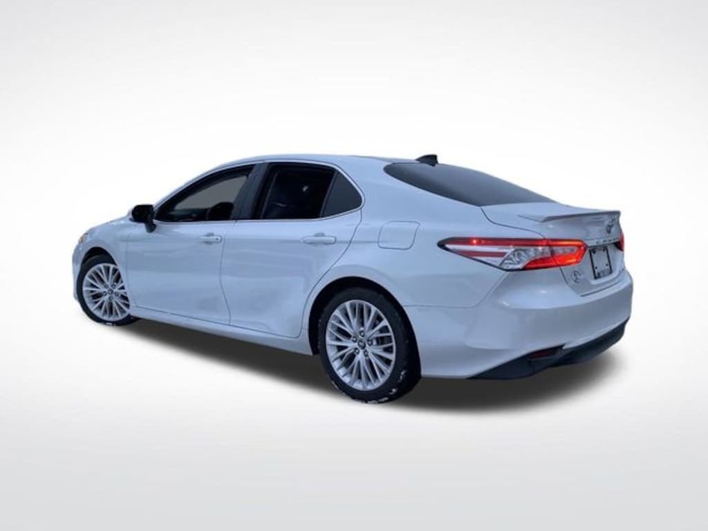 Used 2018 Toyota Camry XLE Sedan