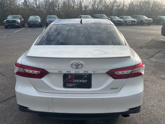 2018 Toyota Camry XLE photo 2