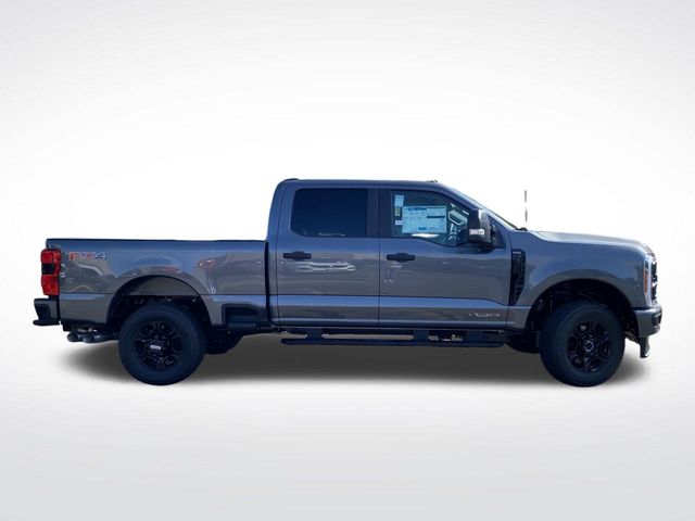 2026 Ford F-350 photo 2