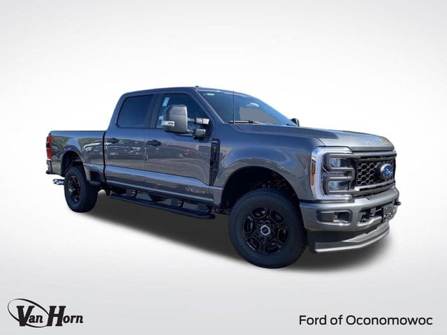 2026 Ford F-350 Super Duty XL's photo