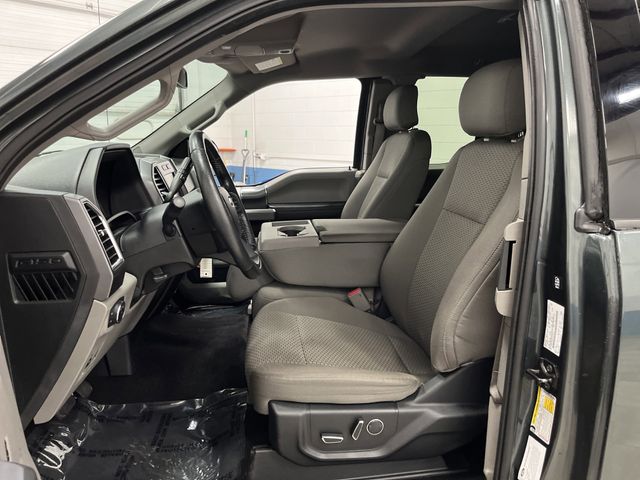 2015 Ford F-150 XLT photo 4