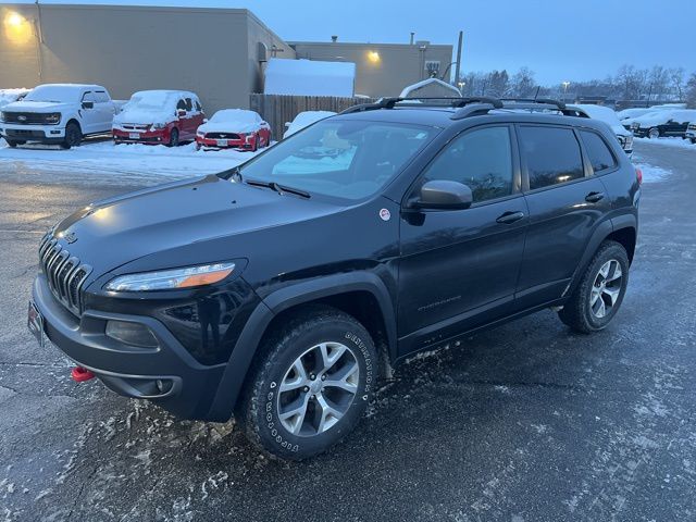 Used 2017 Jeep Cherokee Trailhawk with VIN 1C4PJMBB8HW520036 for sale in Oconomowoc, WI