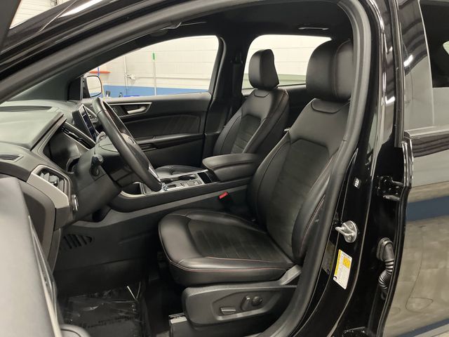 2024 Ford Edge ST photo 3
