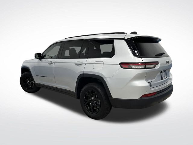 2024 Jeep Grand Cherokee Altitude photo 2