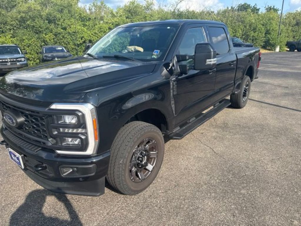 Used 2023 Ford F-250SD Lariat Truck
