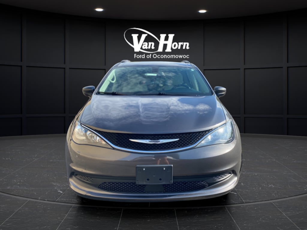 Used 2021 Chrysler Voyager LXI Minivan/Van