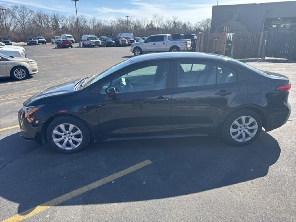 Used 2021 Toyota Corolla LE Sedan