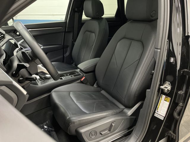 2022 Audi Q3 S line Premium photo 3