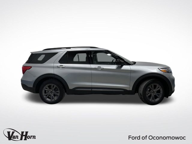 Used 2024 Ford Explorer XLT with VIN 1FMSK8DH2RGA42106 for sale in Oconomowoc, WI