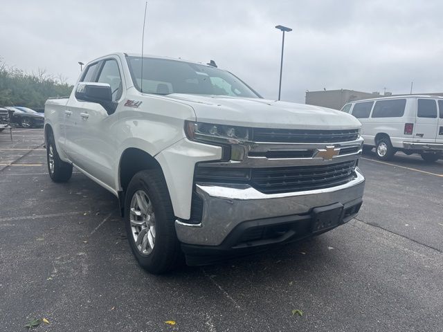 2020 Chevrolet Silverado 1500 LT photo 3