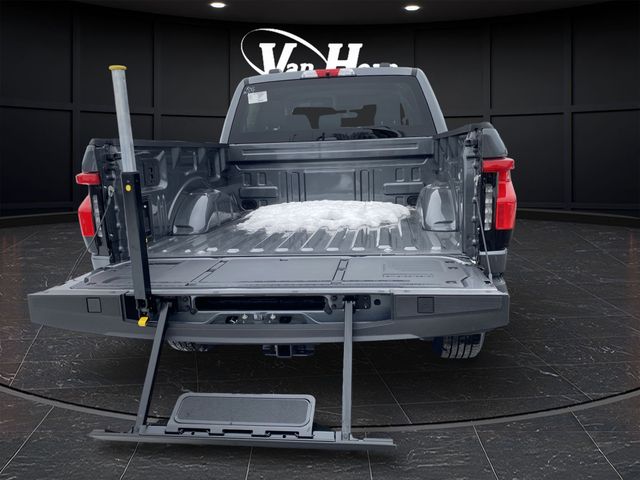 2025 Ford F-150 Lightning Flash - Photo 14