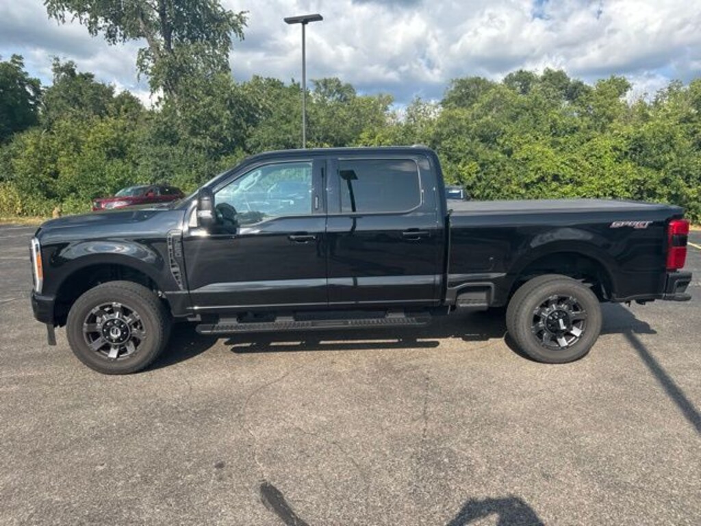Used 2023 Ford F-250SD Lariat Truck