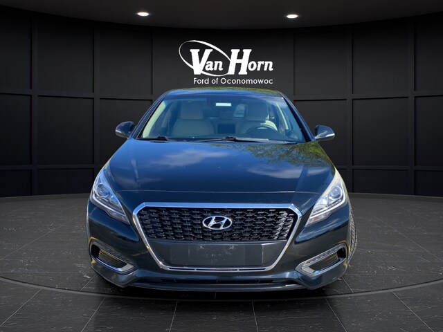 Used 2016 Hyundai Sonata Hybrid Base with VIN KMHE24L11GA016381 for sale in Oconomowoc, WI