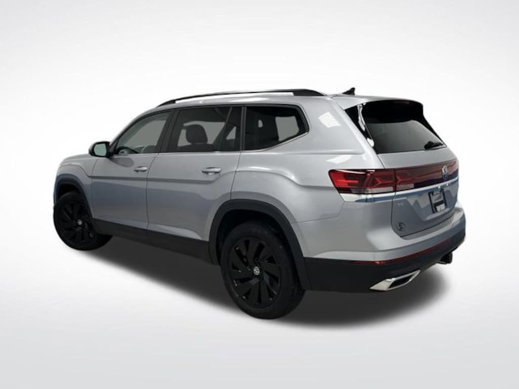 Used 2024 Volkswagen Atlas 2.0T SE w/Technology SUV