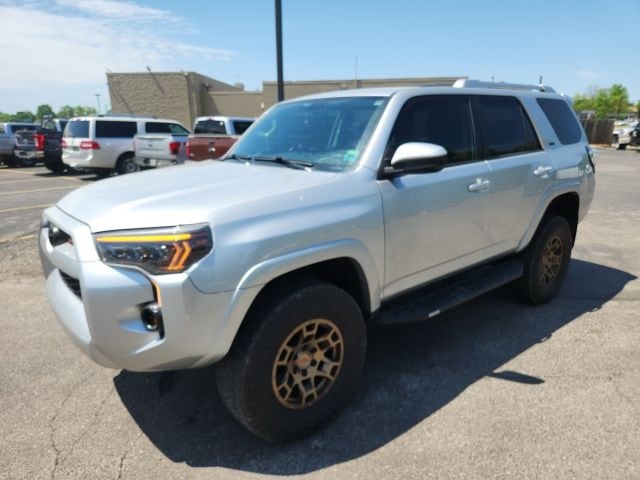 2018 Toyota 4Runner SR5 4x4 V6's photo