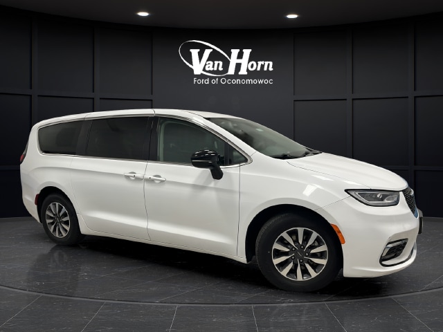 2024 Chrysler Pacifica PHEV