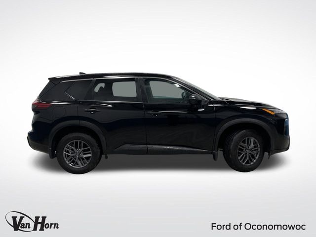 Used 2024 Nissan Rogue S with VIN 5N1BT3AB5RC727255 for sale in Oconomowoc, WI