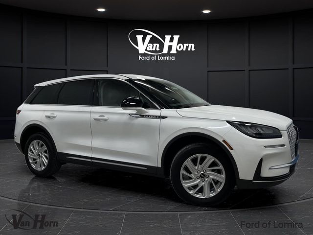 2023 Lincoln Corsair Base's photo