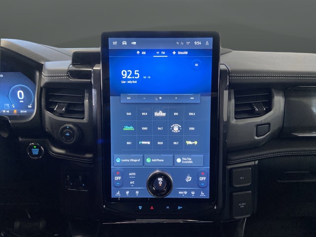 2025 Ford F-150 Lightning Platinum - Photo 19