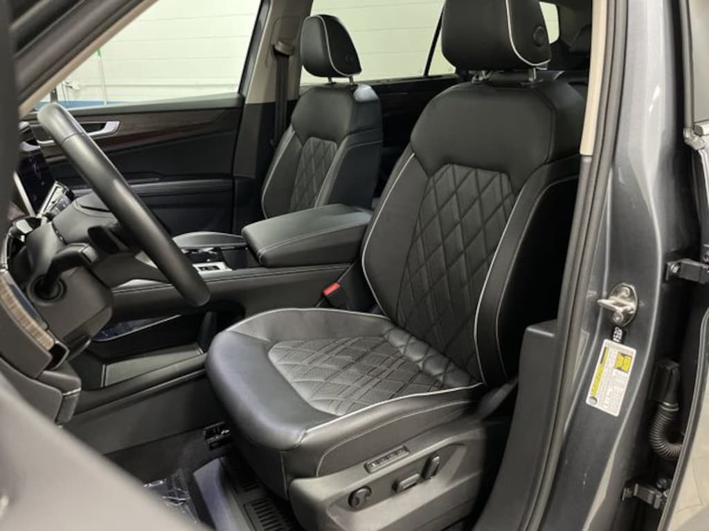 Used 2024 Volkswagen Atlas 2.0T SEL Premium R-Line SUV