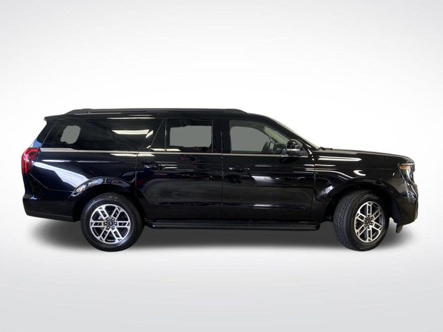 2025 Ford Expedition MAX photo 2
